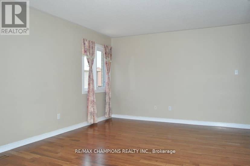 104 Masters Green Crescent — photo 12 of 21