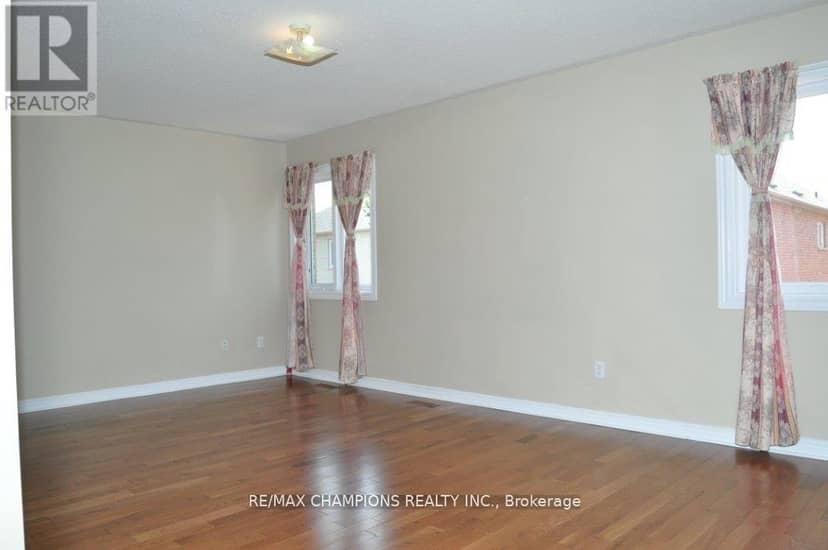 104 Masters Green Crescent — photo 13 of 21