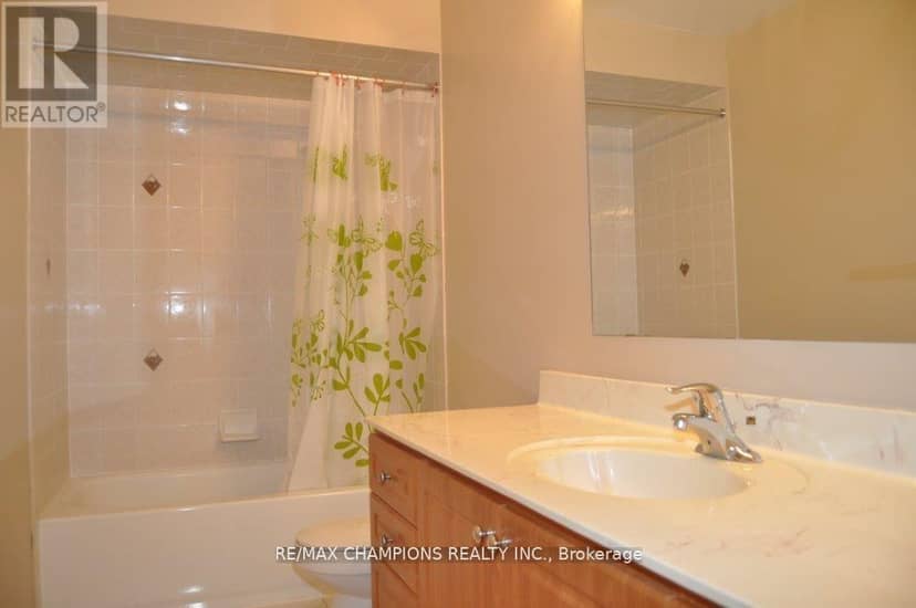 104 Masters Green Crescent — photo 14 of 21