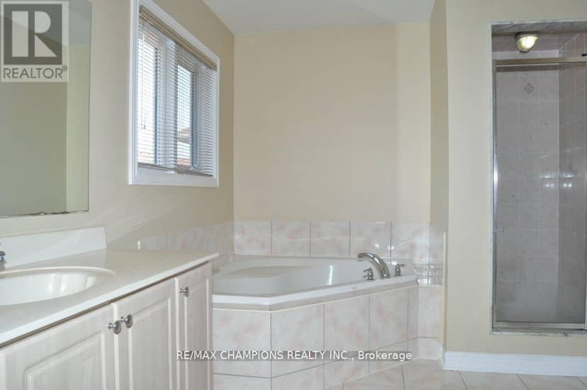 104 Masters Green Crescent — photo 15 of 21