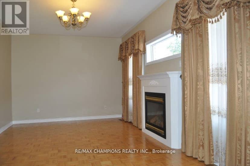 104 Masters Green Crescent — photo 5 of 21
