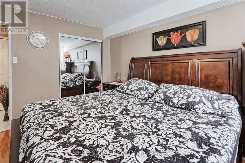 705 - 3590 Kaneff Crescent — photo 19 of 39
