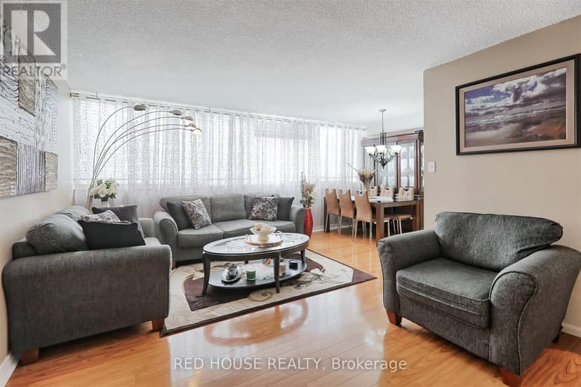 705 - 3590 Kaneff Crescent — photo 4 of 39