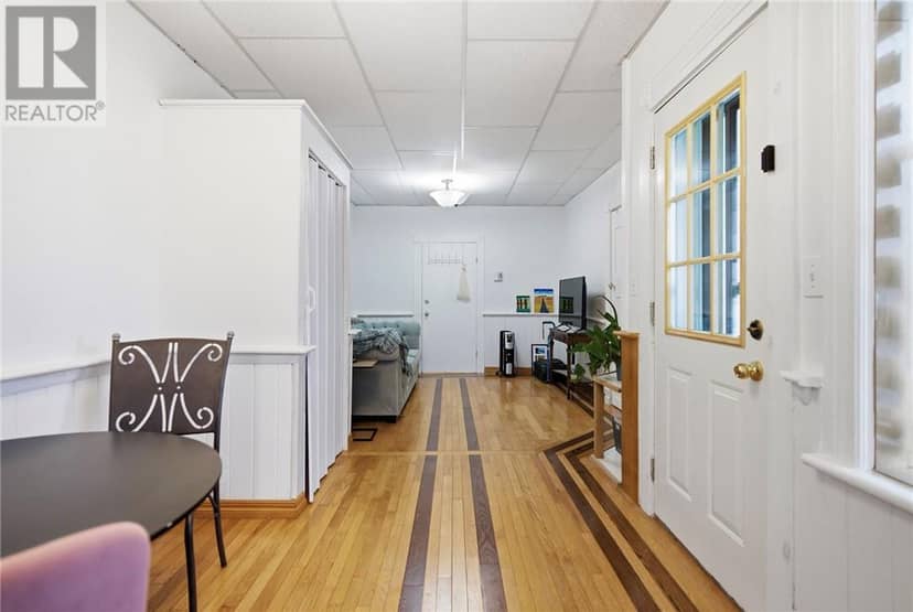 75 Wellington Street — photo 15 of 40