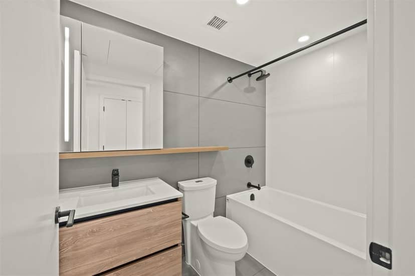 2208 13428 105 AVENUE, Surrey, photo 5