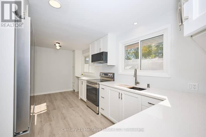 148 Champlain Drive — photo 10 of 34