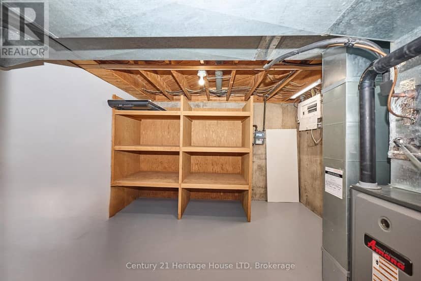 148 Champlain Drive — photo 23 of 34