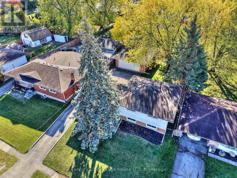 148 Champlain Drive — photo 30 of 34