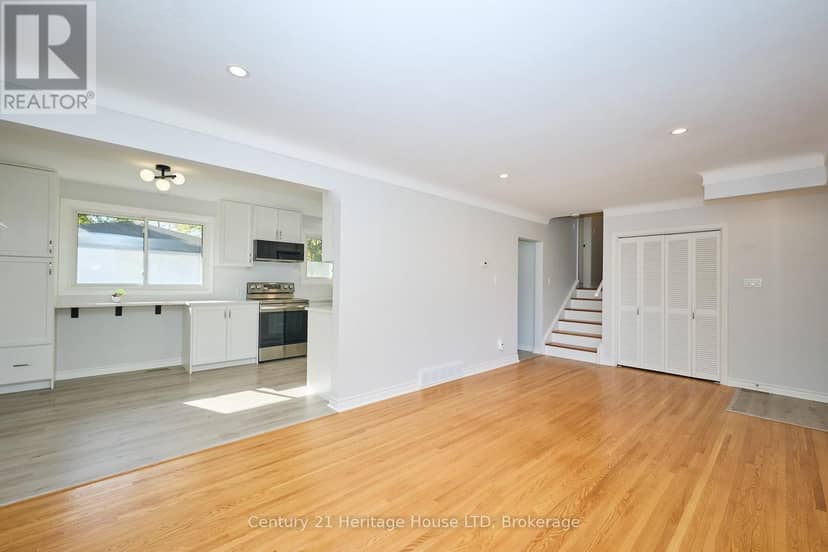 148 Champlain Drive — photo 6 of 34