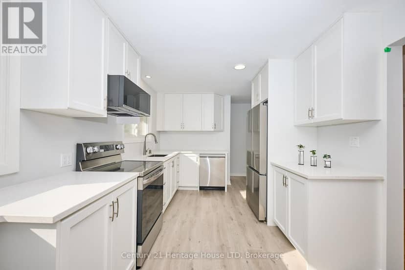 148 Champlain Drive — photo 9 of 34