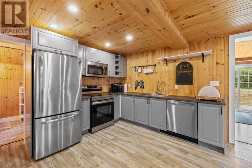 10 Creek Road — photo 19 of 40