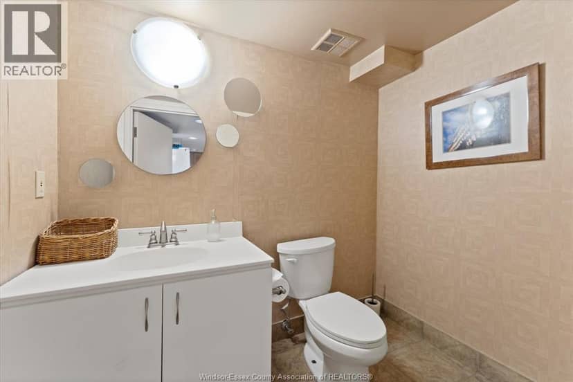 75 RIVERSIDE DRIVE East Unit# 1910 — photo 24 of 40