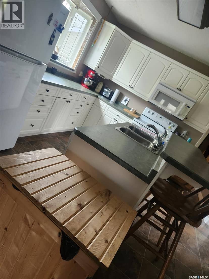 513 Hudson STREET — photo 10 of 40