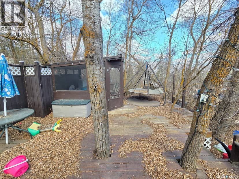697 8th STREET — photo 18 of 40