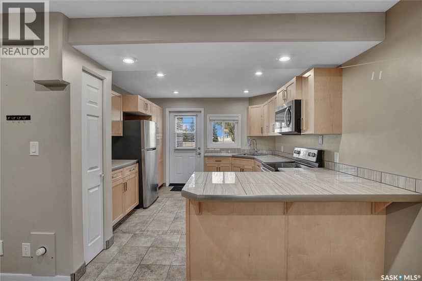 3102 Caen STREET, Saskatoon, photo 2