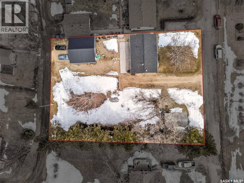 209 Albert AVENUE S — photo 18 of 40