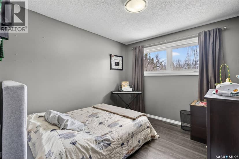 209 Albert AVENUE S — photo 34 of 40