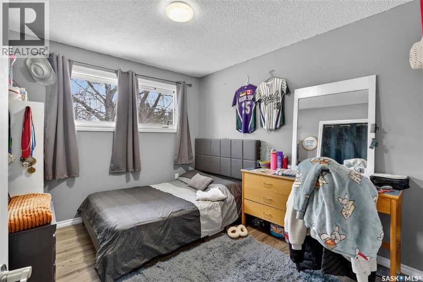 209 Albert AVENUE S — photo 35 of 40