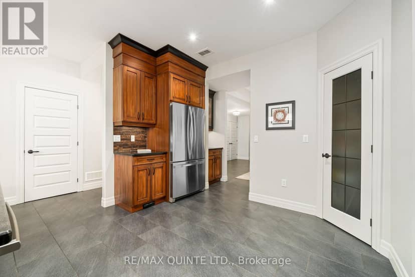 44 - 24 South Church Street — photo 17 of 40