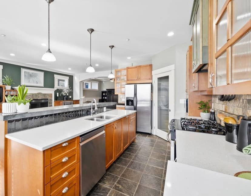 15556 GOGGS AVENUE, White Rock, photo 6