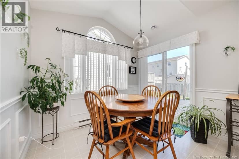 343 Beausejour Street — photo 10 of 39