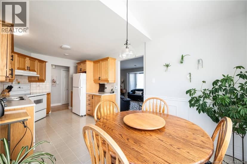 343 Beausejour Street — photo 12 of 39