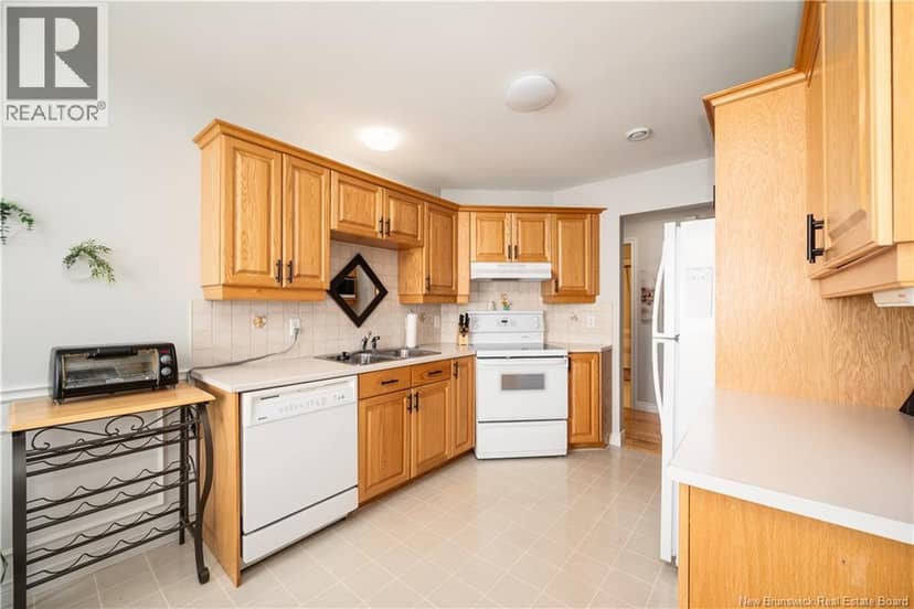 343 Beausejour Street — photo 14 of 39