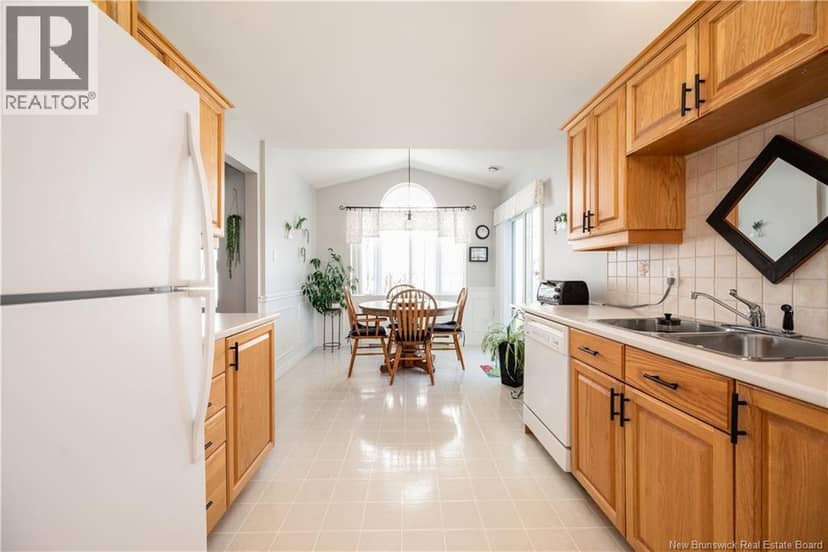 343 Beausejour Street — photo 16 of 39