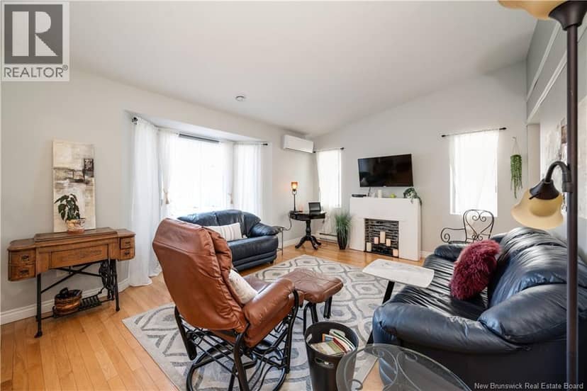 343 Beausejour Street — photo 6 of 39