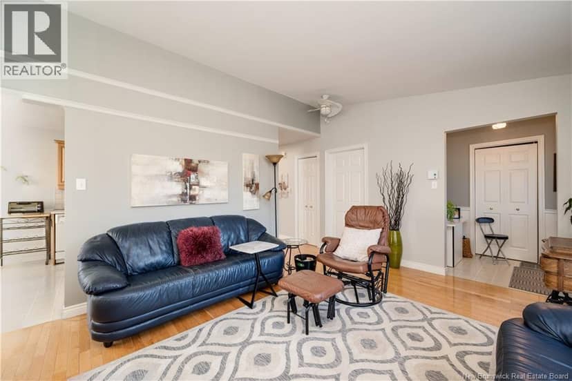 343 Beausejour Street — photo 9 of 39