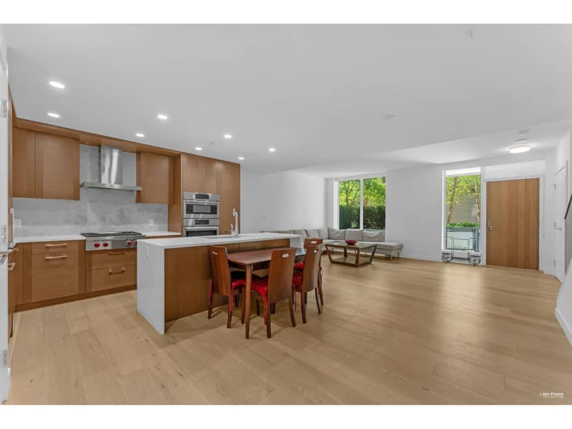 TH8 1439 GEORGE STREET, Surrey, photo 2