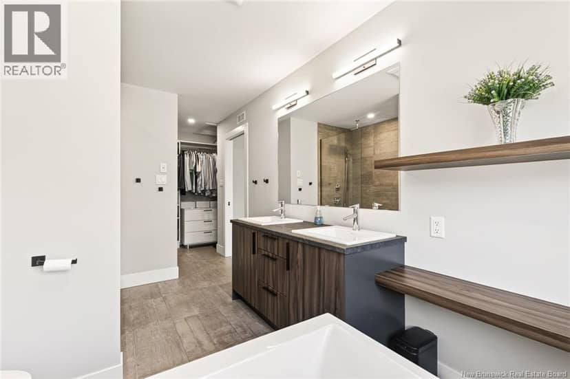 262 Yvonne — photo 23 of 40