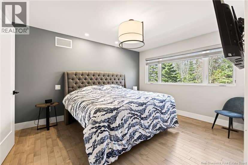262 Yvonne — photo 24 of 40