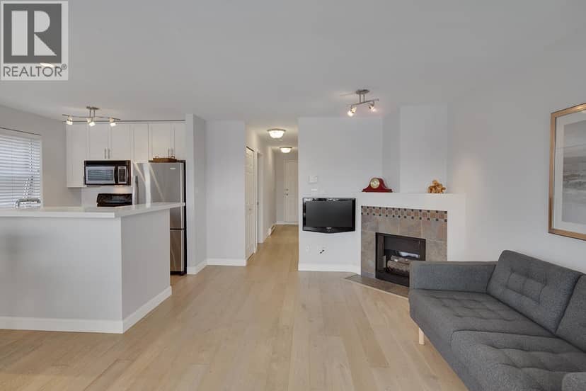 203 985 W 10TH AVENUE, Vancouver, photo 2