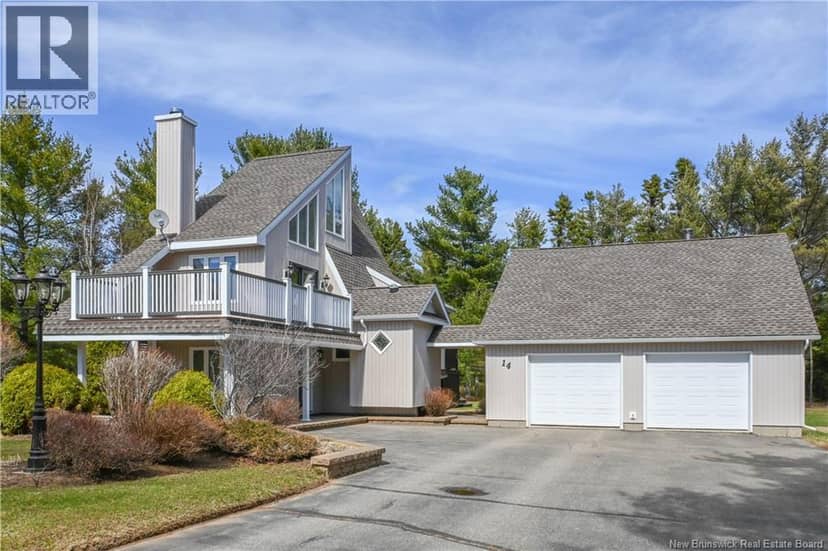 14 Chaleur Street, Maisonnette