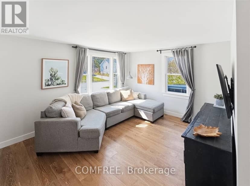 70 Gunn Street — photo 3 of 20