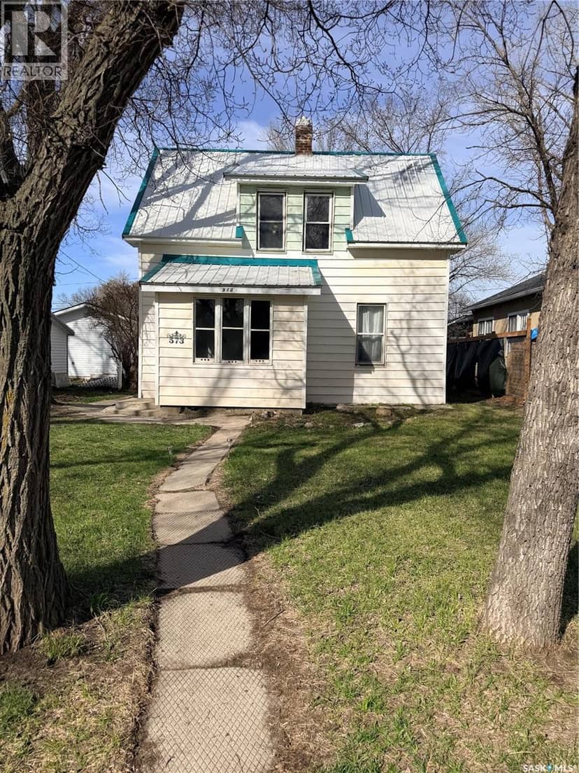 573 Centre STREET — photo 1 of 21