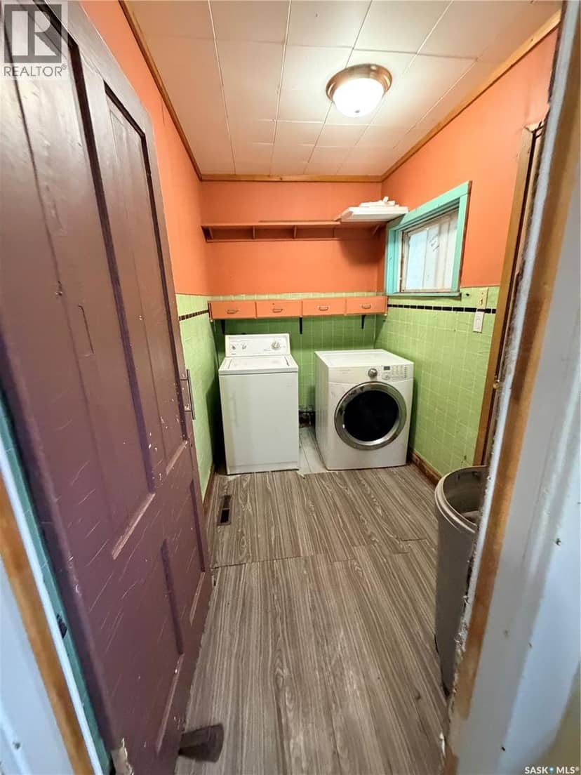 573 Centre STREET — photo 9 of 21