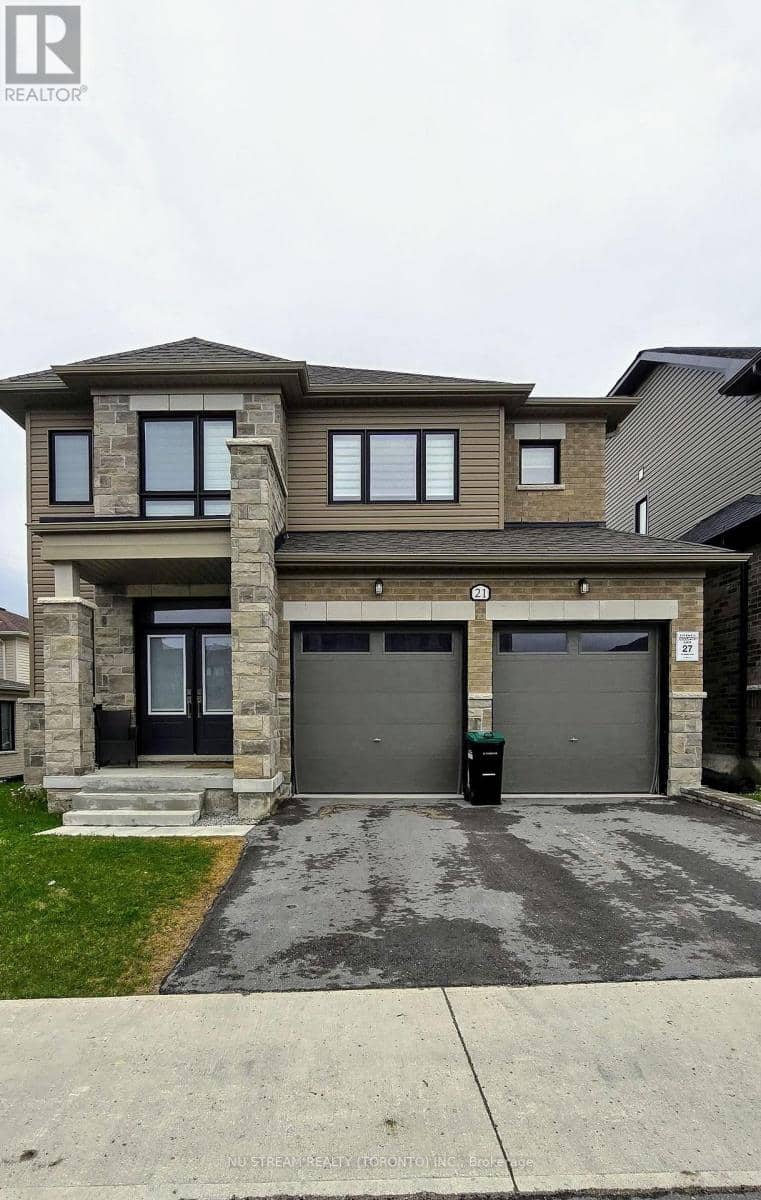 21 Abbey Crescent W — photo 1 of 5