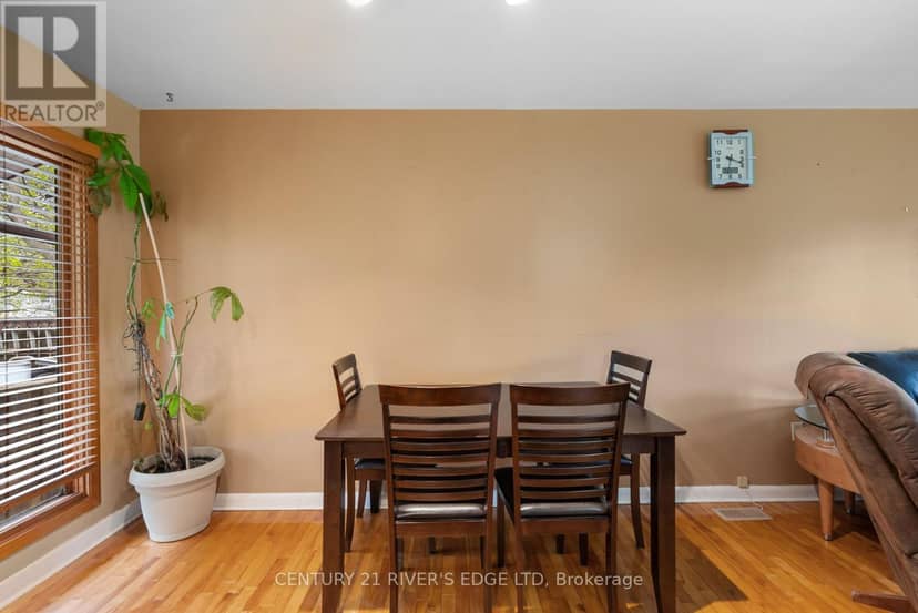 54 Loyalist Street — photo 11 of 28