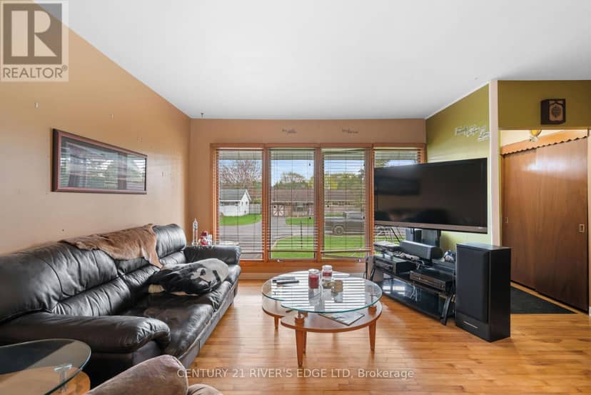 54 Loyalist Street, South Dundas, photo 7