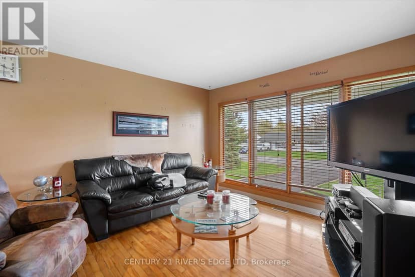 54 Loyalist Street, South Dundas, photo 8