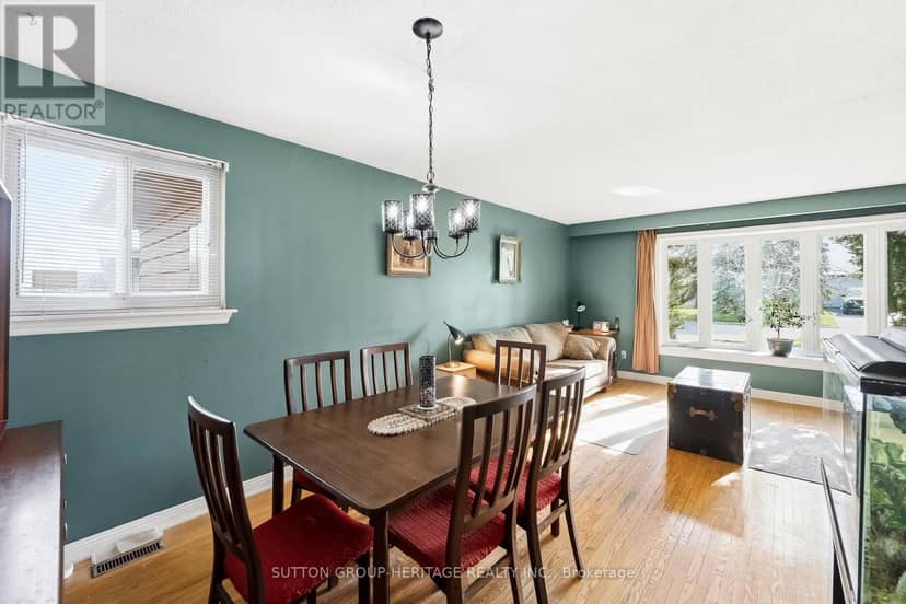 35 Albery Crescent — photo 8 of 40