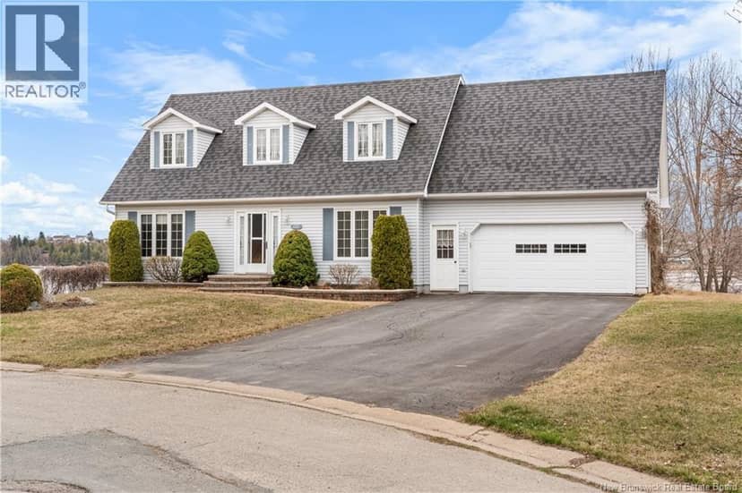 1725 Gowan Brae — photo 1 of 40