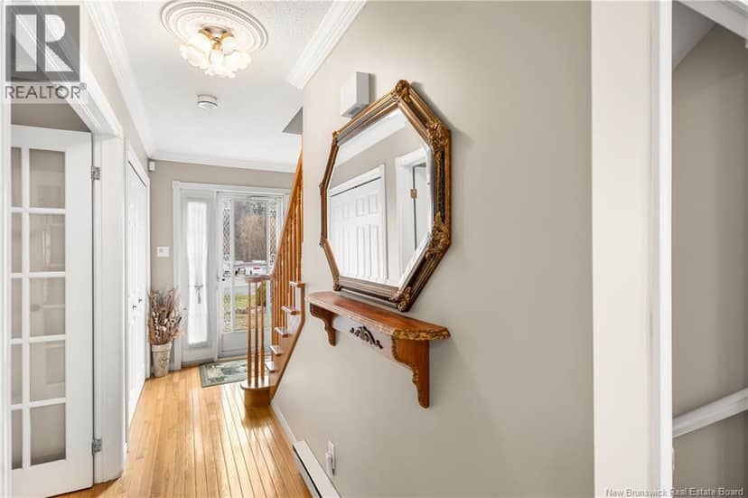 1725 Gowan Brae — photo 7 of 40