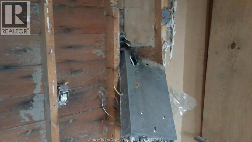 1817 Mersea Rd E — photo 13 of 40