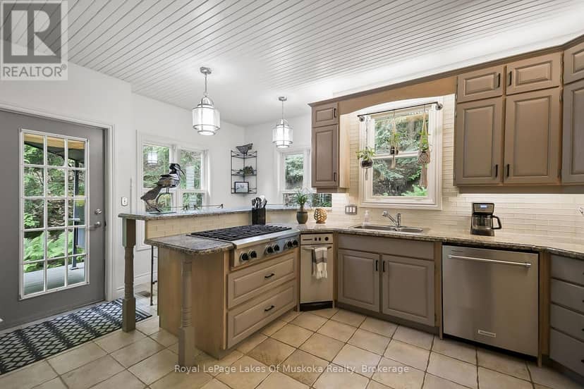 103 Southbank Drive — photo 18 of 40
