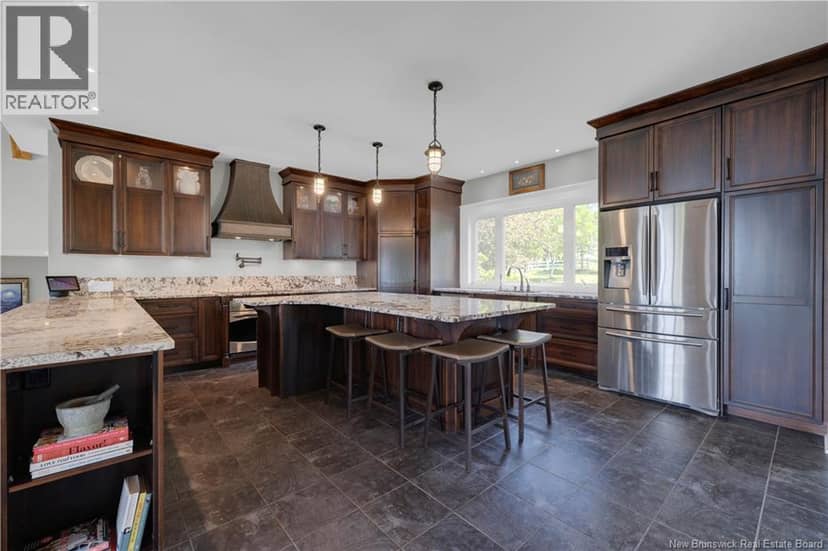 485 Mascarene Road — photo 11 of 40