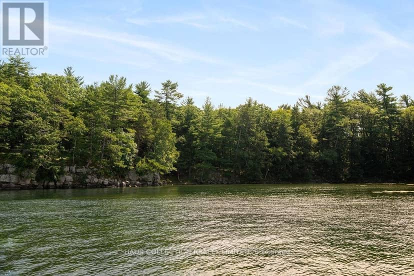 1 Little Grenadier Island — photo 38 of 40