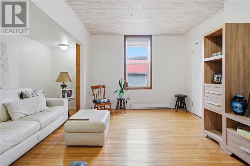 75 Wellington Street — photo 11 of 40